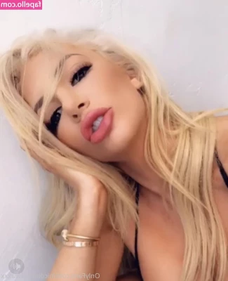 Nicolette Shea [ nicolette-shea ] - Saturday night and I m sat here by myself  got a couple things on my part 2