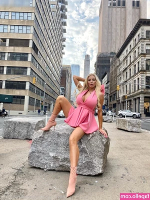 Nicolette Shea [ nicolette-shea ] - Say Hello to my   not so  little friend part 2