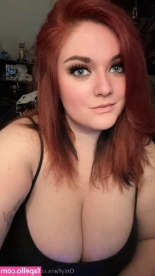 pixelxgeek - Getting ready to shower but had to get a quick undressing video in