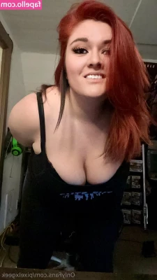 pixelxgeek - I melt ice cubes on my soft perky tits while enjoying a steamy bubble