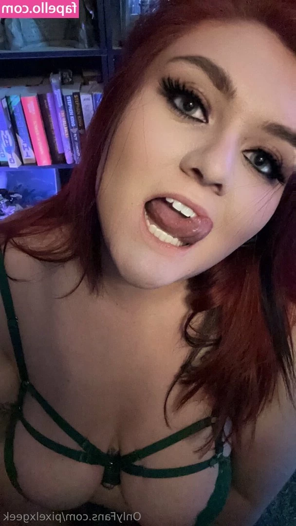 pixelxgeek - ITS HUMPDAYYYY    ass  wednesdaythought  humpday  bigbooty