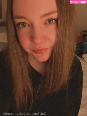 dirtydicegoblin - Let me be your naughty girl 💕