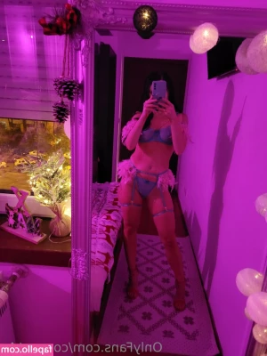coconut4u - Needy boiwife addicted to showing off for you~ 😵‍💫💕