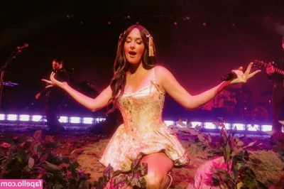 Kacey Musgraves [ kacey-musgraves ] - i sat on a rock and my butt got all dirty 👉🏻👈🏻