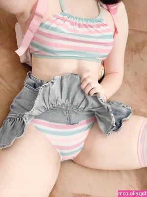 HappyMealBunni - Come suck on these white toes