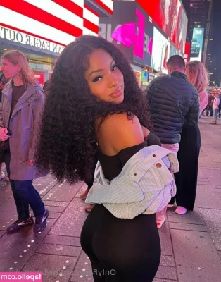 melanincakes - STOP SCROLLING eva19y o She s only 19yo and she already wants to see