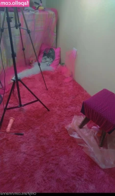 imanna - do this hot pink make my nips pop be honest cuz i put a bunch of