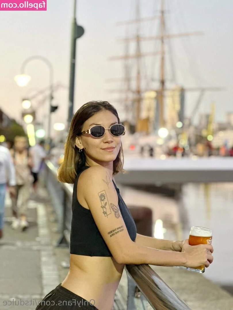 itsdulce - Los abandono mucho   perdón    Unos besos o unos toques