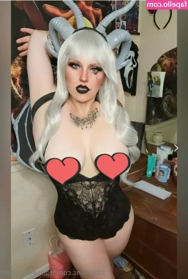 hollowedqueen - Who likes leather