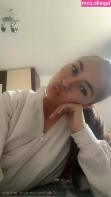 brittanyzick - My favorite way to wave hello    Semi hard and Rock hard