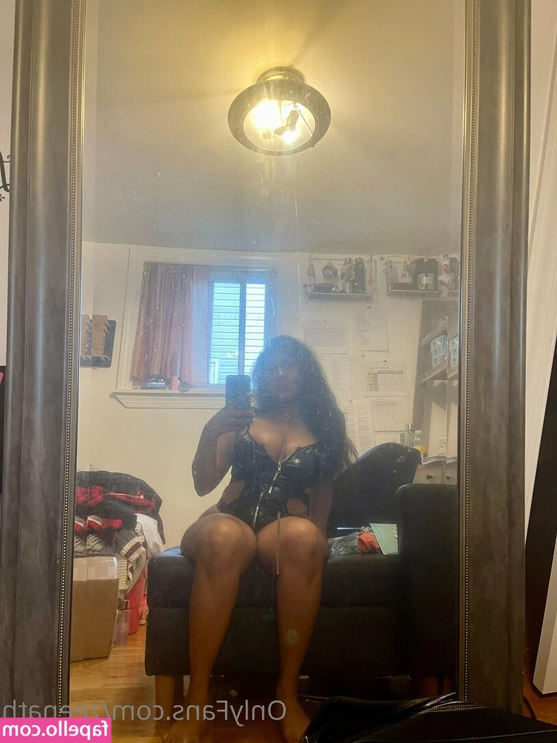 zeenath - Looks like I need to get something as a gift now!🥵