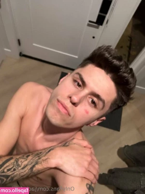 jacksonxkrec - Fucking myself upside down view