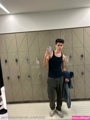 jacksonxkrec - need to borrow your face for a seat 🫦👅💋