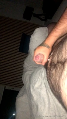 u297444402 - Any butt lovers?🤔🤓