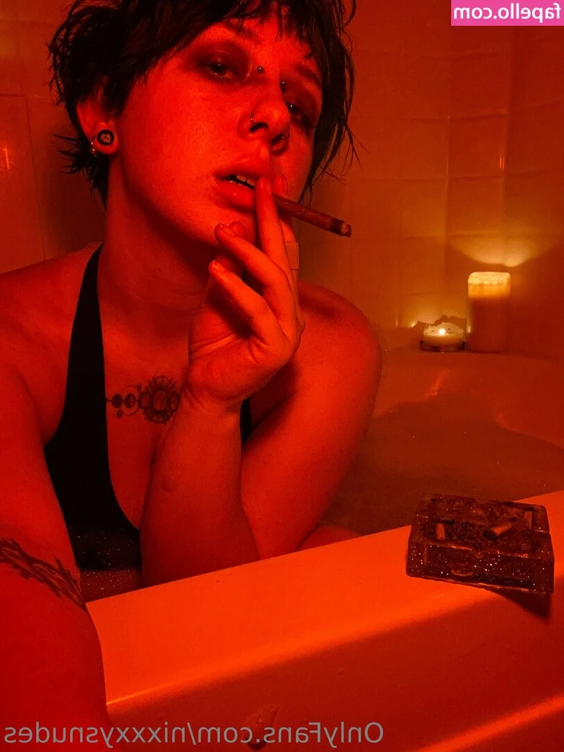 nixxxysnudes - I'll be here when you get home💜