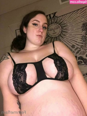 giafiore - Afternoon delight :) strip tease! abs, ass and tits 😘