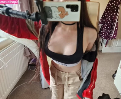 Wheybunny - LITERALLY dripping... Voyeur style under my desk video! Inboxes now!