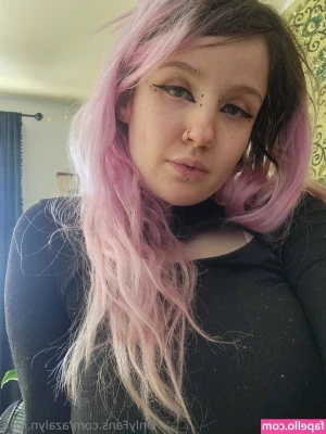 azalyn.rose [ azalyn-rose ] - Make it red 🤤 makes me wet