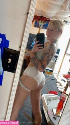grimey_badass [ grimey-badass ] - more titties bc they deserve the attention too 😤