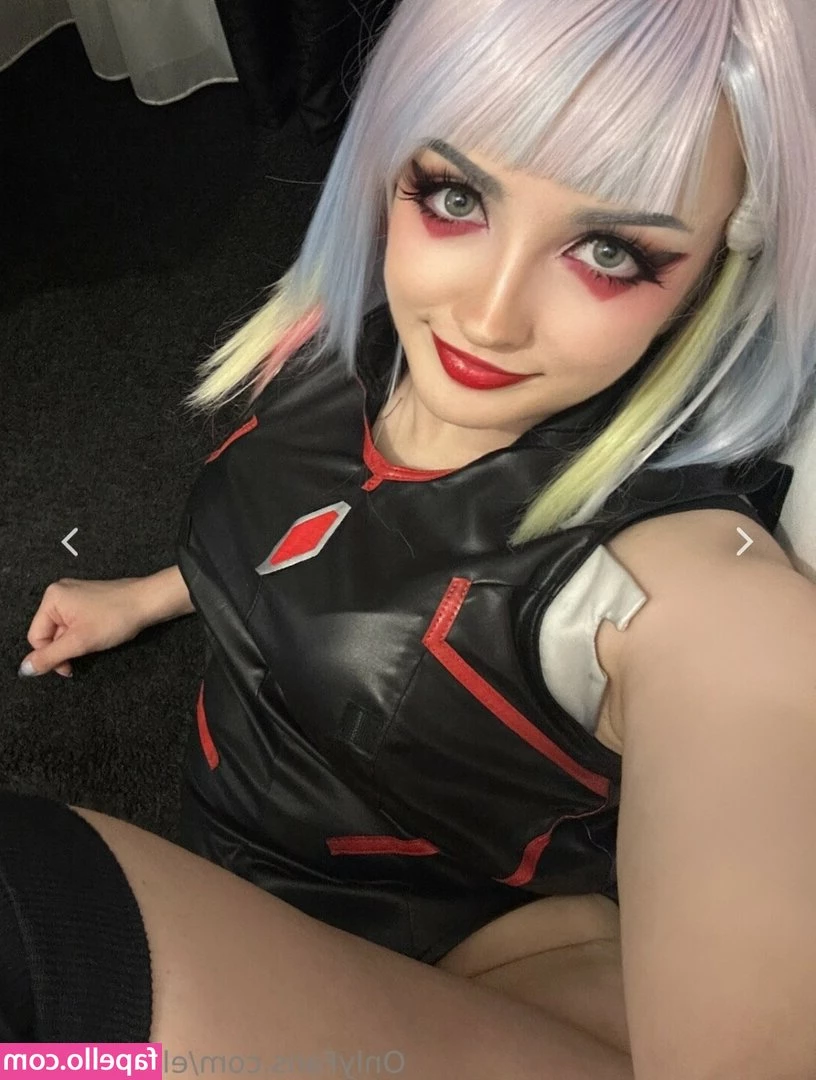 Ellawaifuuxo - This summer heat has me getting naked all the time