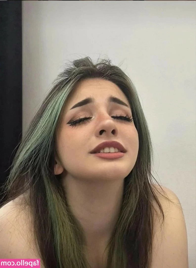 Ellawaifuuxo - Check ya dm now to join in on my spicy time  shit gets real spicy w