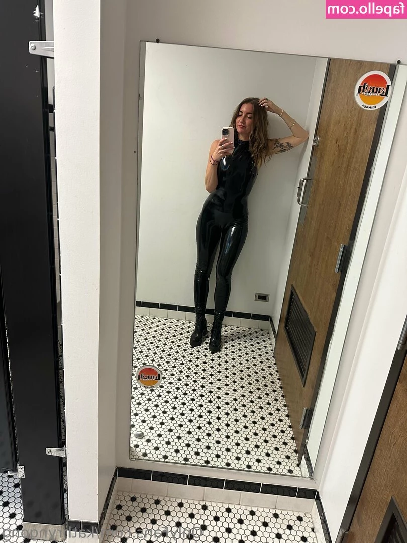 kathryngong - Hi babes   If everyone likes my new post I ll post a new clip later