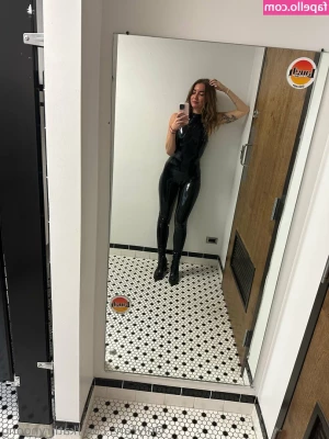 kathryngong - Hi babes   If everyone likes my new post I ll post a new clip later