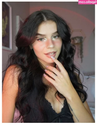 Cassiana Pozzi [ cassiana-pozzi ] - Come and watch me play - and attempt to put my dildo up my ass but