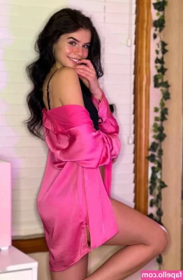 Cassiana Pozzi [ cassiana-pozzi ] - Ooof  I told y all  hella thick thighs over here  I miss wearing my D