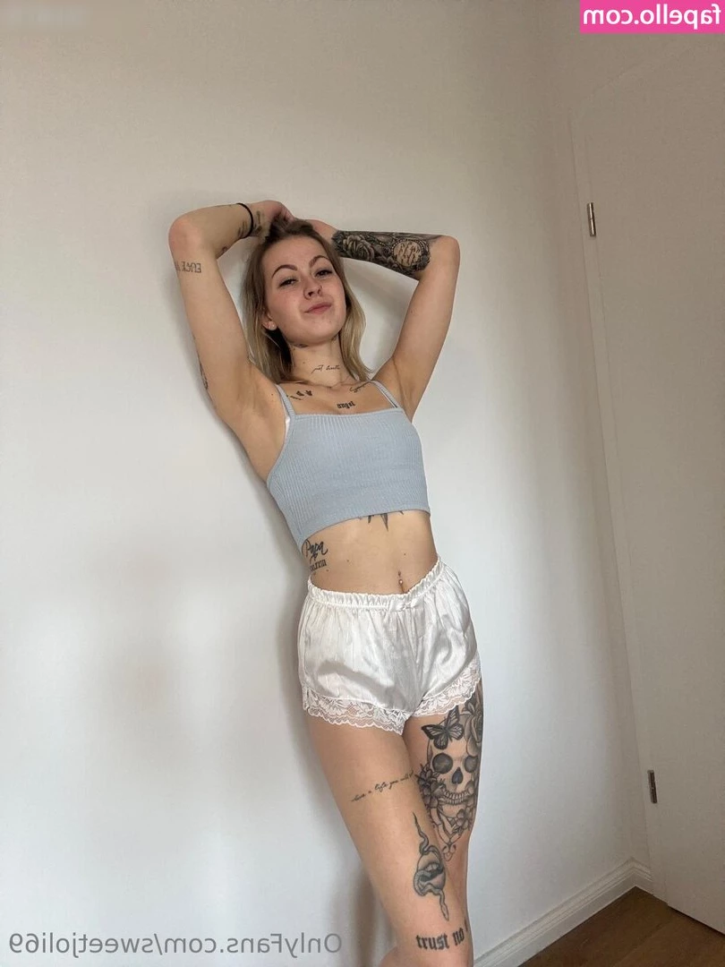 Sweetjoli69 - gave her a little taste this morning