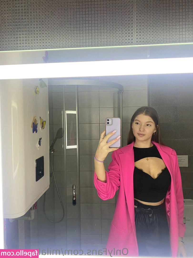lovelymila - Una nena linda