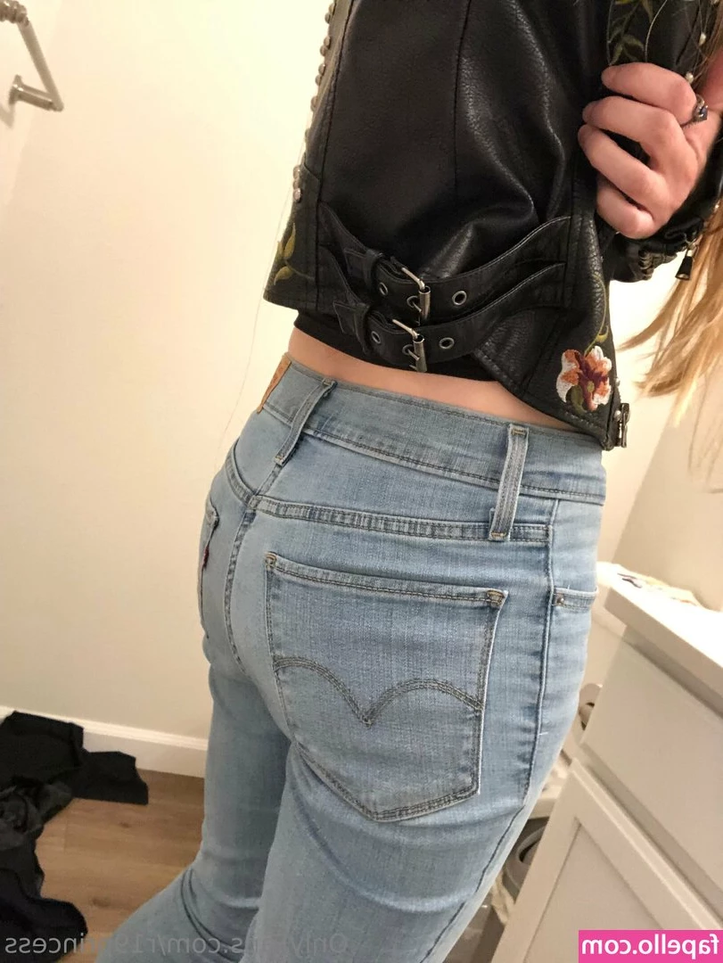 r19princess - Taking calls now  https://allmylinks.com/mskittydelgato