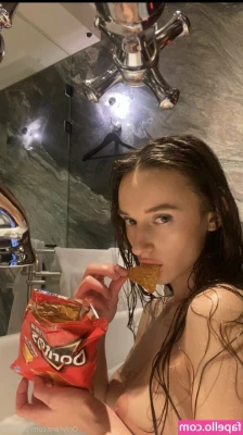 gloriasol - These pics are gonna be recreated after I eat at least 21600