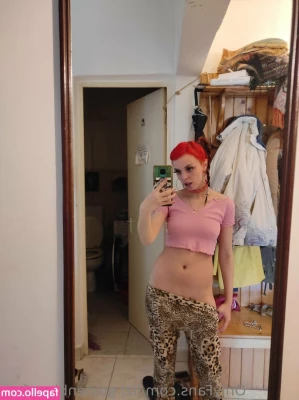 lizi.goldenblazefree [ lizi-goldenblazefree ] - my socks are sleeping