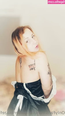 lizi.goldenblazefree [ lizi-goldenblazefree ] - Como prefieren ver las vaginas   o mejor dicho como prefieren verme