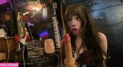 gothic_jade [ gothic-jade ] - I fucked my tennis coach 🎾 😆 I started lessons 2 weeks ago