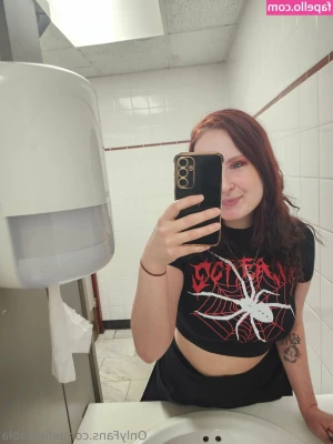 ellediabla - Kuvasin just videota tää päällä   saatavilla tuhmempi video