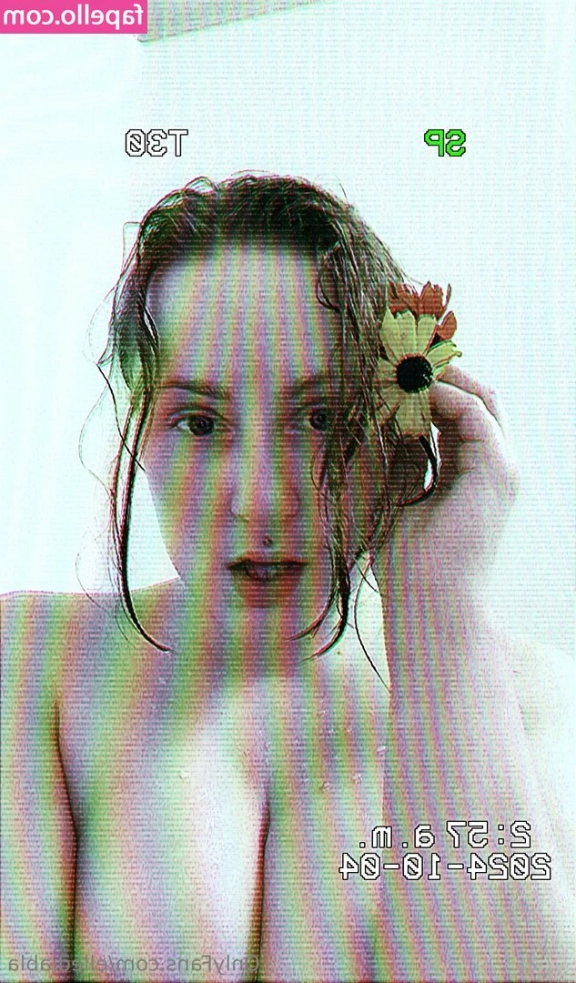 ellediabla - Creating Content and back stage picture