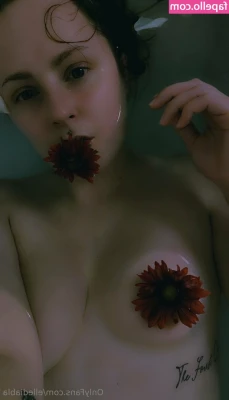 ellediabla - Just a little flash for Friday