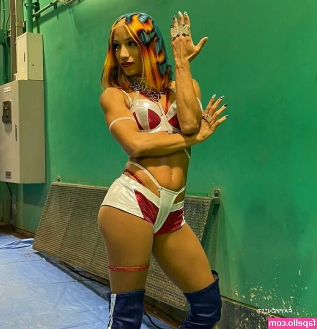 Mercedes Mone [ mercedes-mone ] - Fuck me hard.