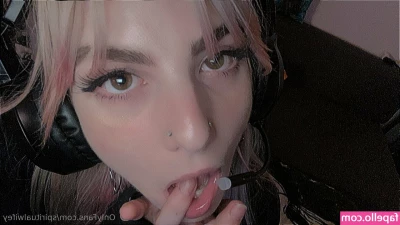 spiritualwifey - loser cash looks absolutely divine in my hands