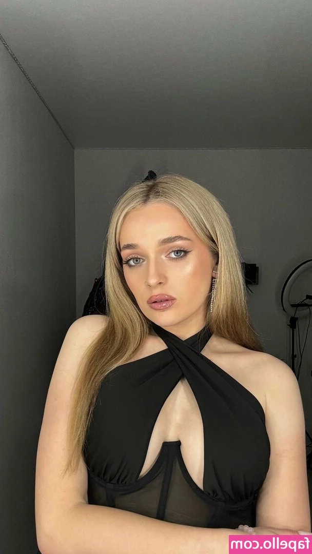 lilybetttgirl - POV: You threw me on the desk to fuck me