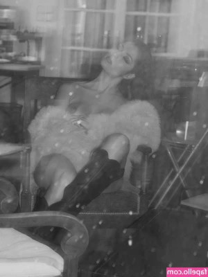 Mathilde Lasry [ mathilde-lasry ] - A video for you