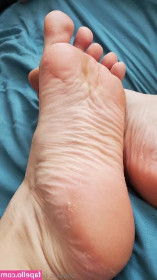 longfootlola - Still hanging low atm  working on things