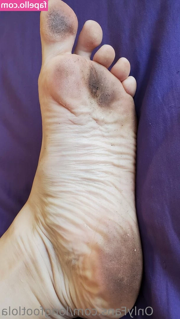 longfootlola - Descansando   aquíen le barro su cuarto