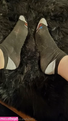 longfootlola - Enjoying the view