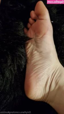 longfootlola - What would you do if I walked in like this while you were gaming?