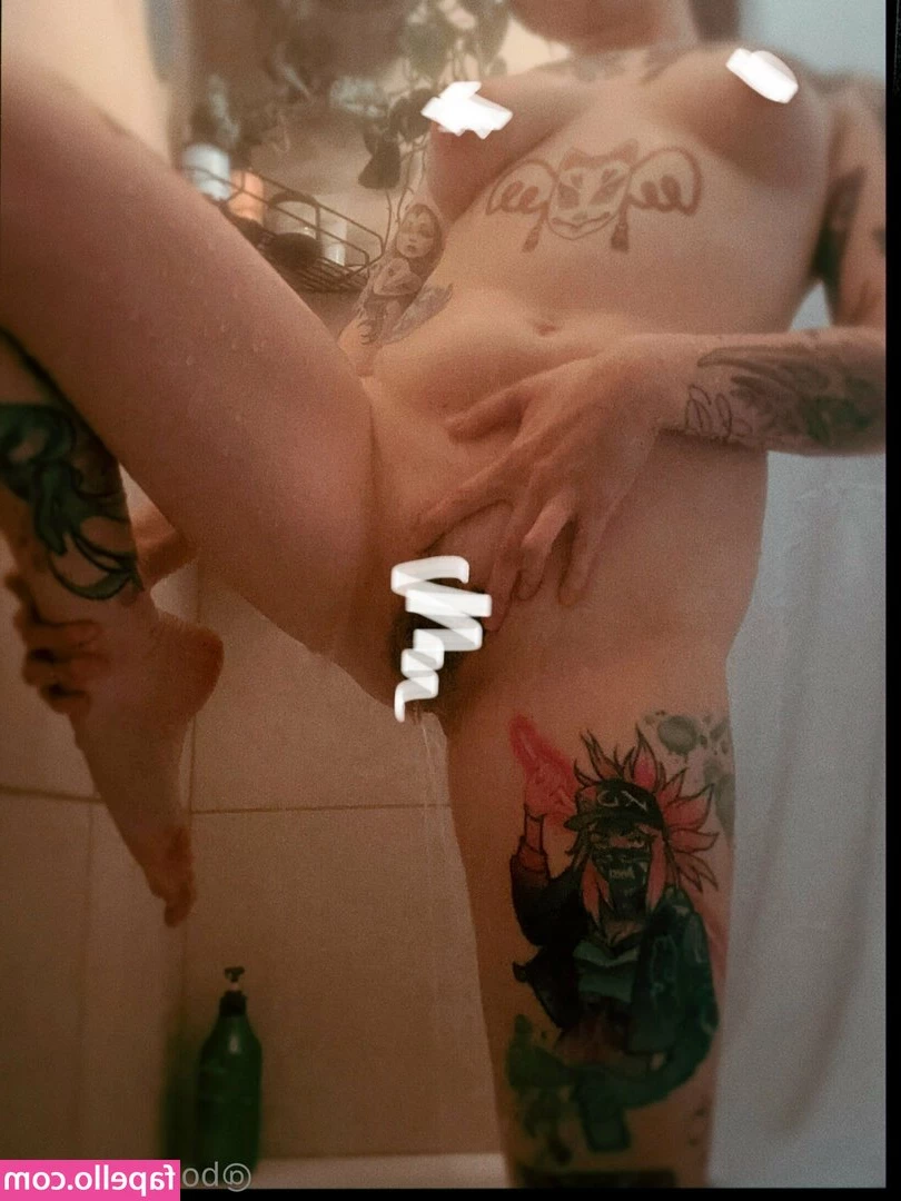 lav3ndersmok3 - Hehe read the text x