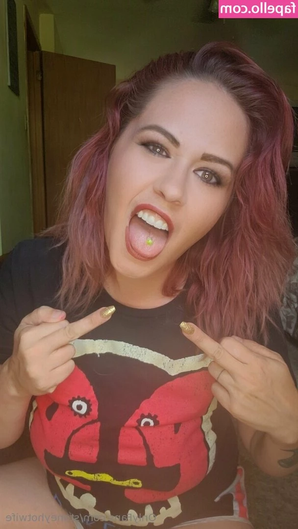 stoneyhotwifefree - Do you like my new bra from Victoria Secret    Open the full pic til