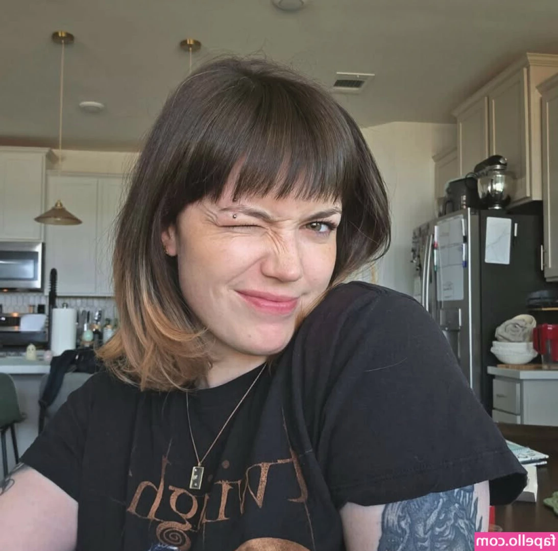 RipMika [ ripmika-1 ] - That’s the face I do when I see your delicious dick 🍆💦💋